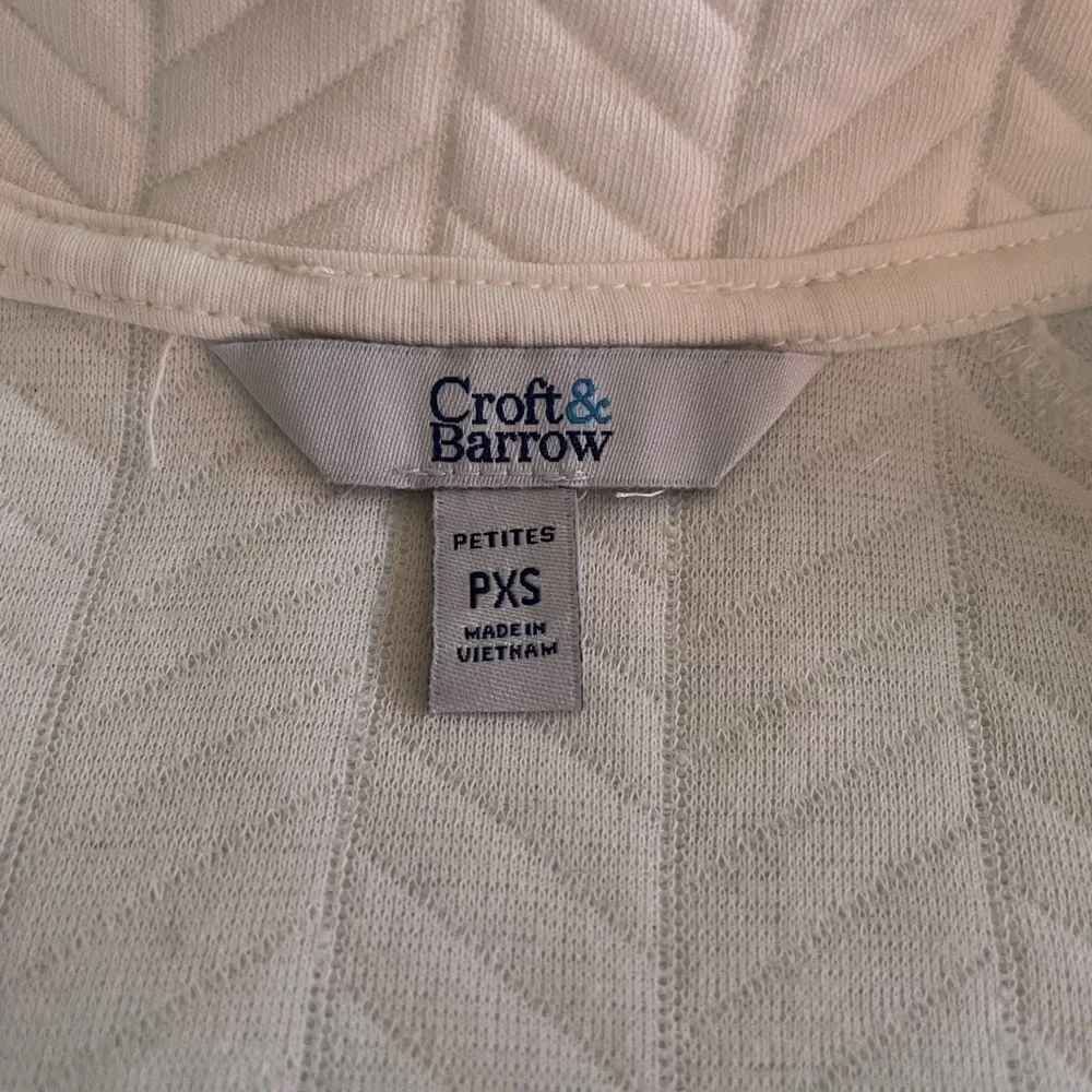NWT Womens Petite Croft & Barrow Cream Zip Up - Picture 4 of 5